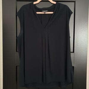 Jones New York V-Neck, Pleated, Sleeveless Blouse. Size 1X